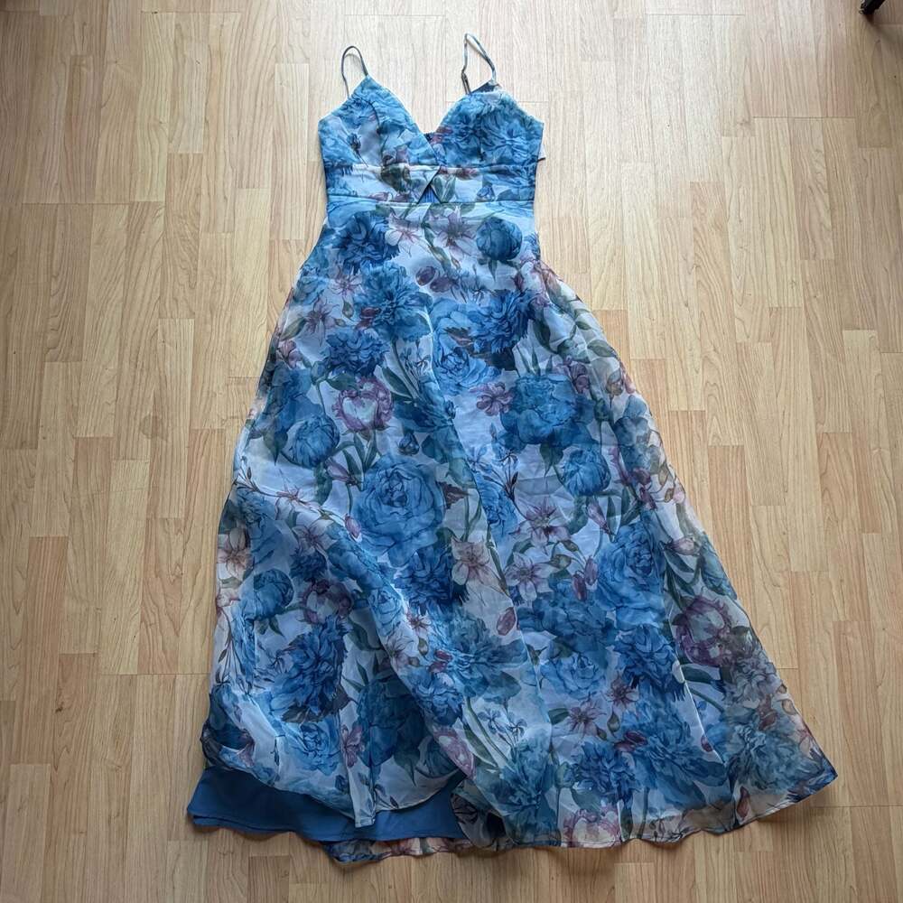 Lulu’s Blue Floral Print Keyhole Maxi Special Occasion Formal Flowy Dress Size M